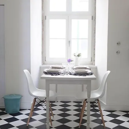 马格达莱纳酒店 *