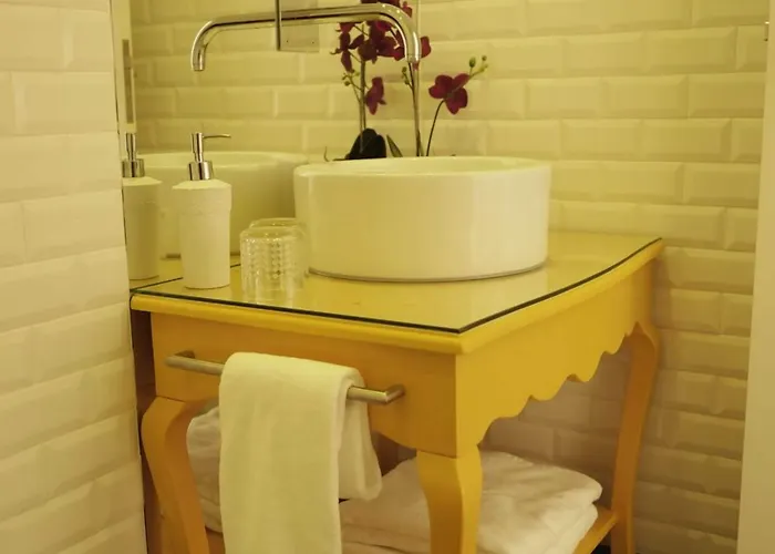 Madalena Hermitage *