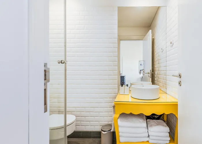 Madalena Hermitage *