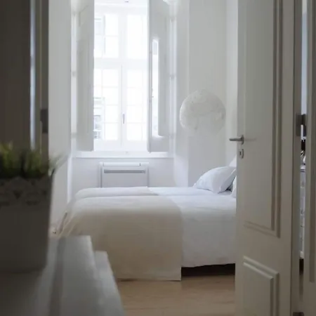 Madalena Hermitage Apartment *